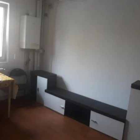 Апартаменти Comfortable Apartment Near Coresi Mall Брашов